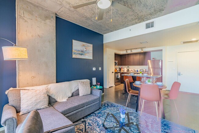 Building Photo - 915 N 4th St