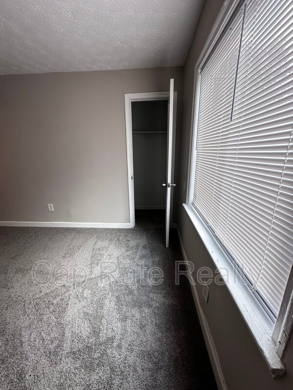 Building Photo - 2359 McGuffey Rd