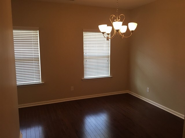 Building Photo - 1389 Castleoak Dr