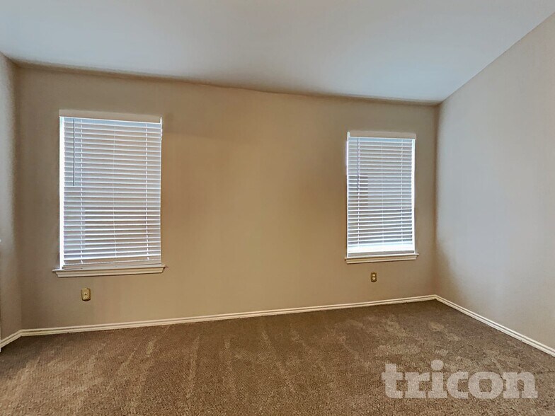 Building Photo - 9906 Sable Arrow