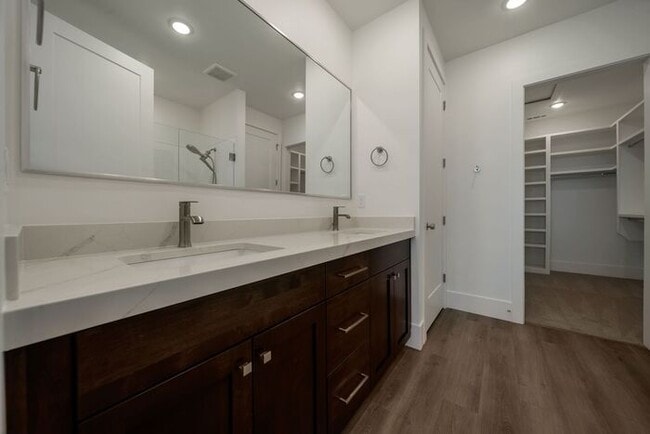 Building Photo - SPECTACULAR VIEWS, MIL APT, BRAND NEW MOUN...
