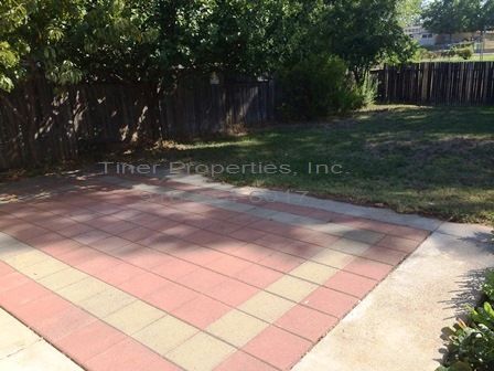 Building Photo - Charming Two Bedroom Duplex in Fair Oaks