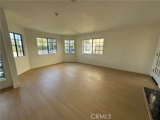 Building Photo - 526 S Catalina Ave