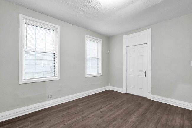 Building Photo - 1032 E 17th Ave