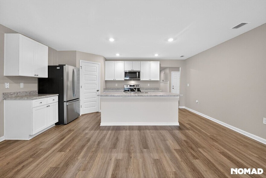 Building Photo - 5024 Rivergrass Dr