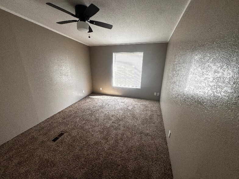 Building Photo - 148 FM