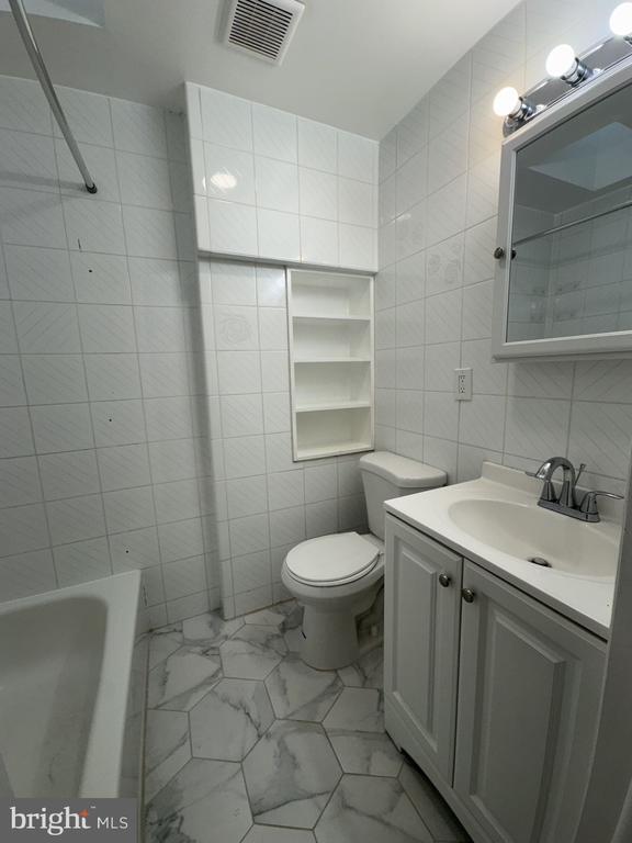 Building Photo - 146 South St