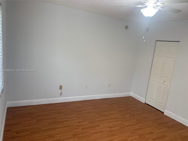 Building Photo - 2240 E Preserve Way