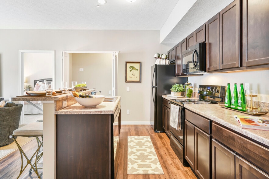 Building Photo - Sunbury Springs