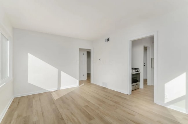 Building Photo - Fully Renovated 2-Bedroom Home with 1-Car Garage