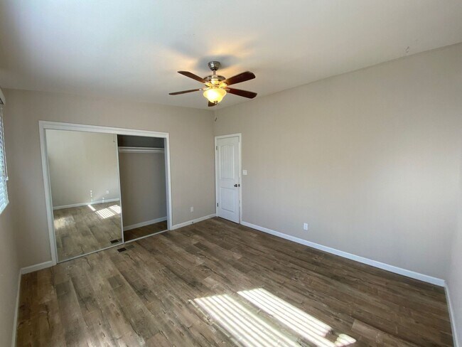 Building Photo - Newly Renovated on Montezuma!