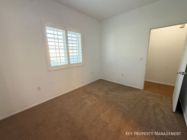 Building Photo - 5975 Barbosa Dr