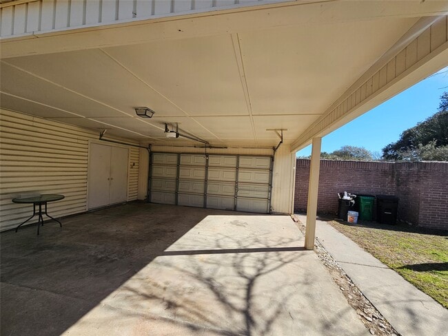 Building Photo - 8319 Wind Veil Dr