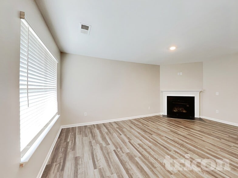 Building Photo - 271 Millen Dr