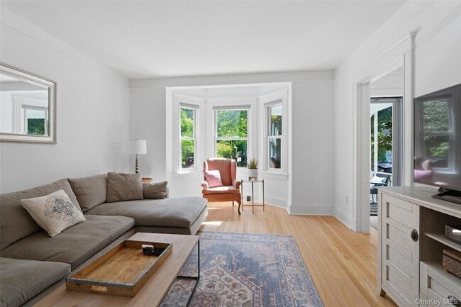 Building Photo - 27 N Dutcher St
