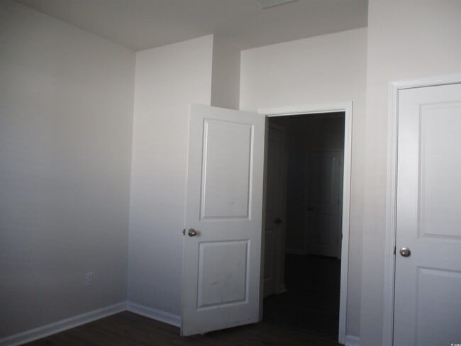 Building Photo - 1128 Sennema Cir