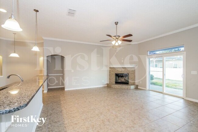 Building Photo - 920 Raindrop Ln