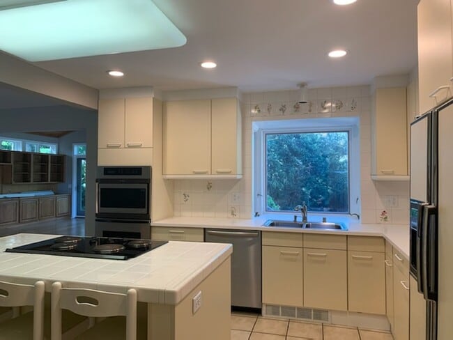 Building Photo - Beautiful 3 Bedroom Home in Middleton