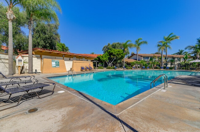 Building Photo - 4373 Loma Riviera Ct