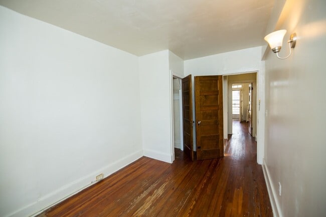 Building Photo - 2026/2027 JHU Off-Campus 5bd/2ba Rowhome w...