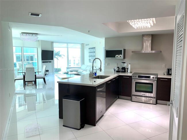 Building Photo - 250 Sunny Isles Blvd