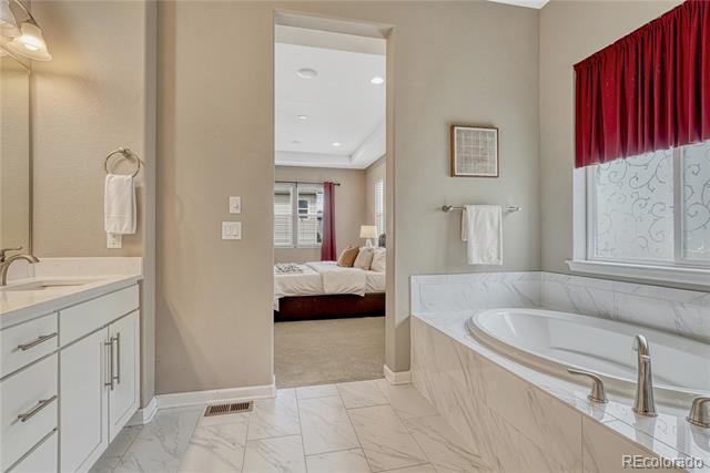 Building Photo - 681 E Dry Creek Cir