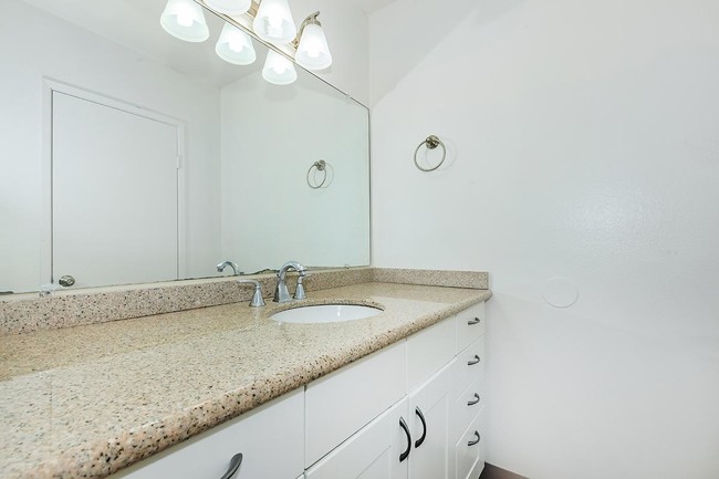 Floorplan - Sun Valley Gardens Apartments | Comfortable Living in El Cajon, CA