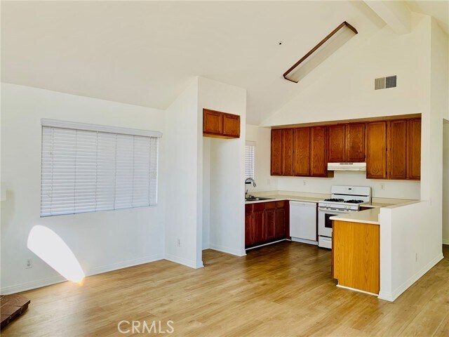Building Photo - 157 Avenida Miramar