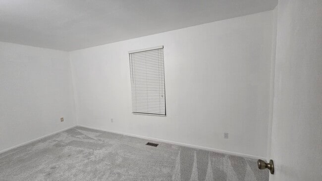 Building Photo - 5179 Springdale Blvd