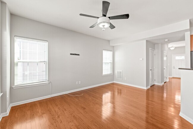 Building Photo - 3 Bedroom townhome in South Charlotte