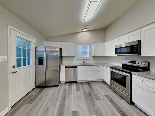 Building Photo - 302 Graham Meadow Dr