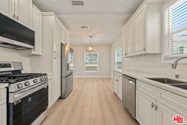 Building Photo - 1117 S Wooster St