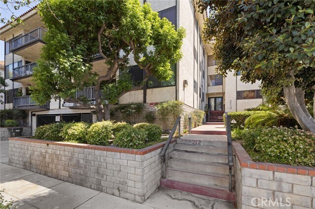 Building Photo - 212 N Valley St
