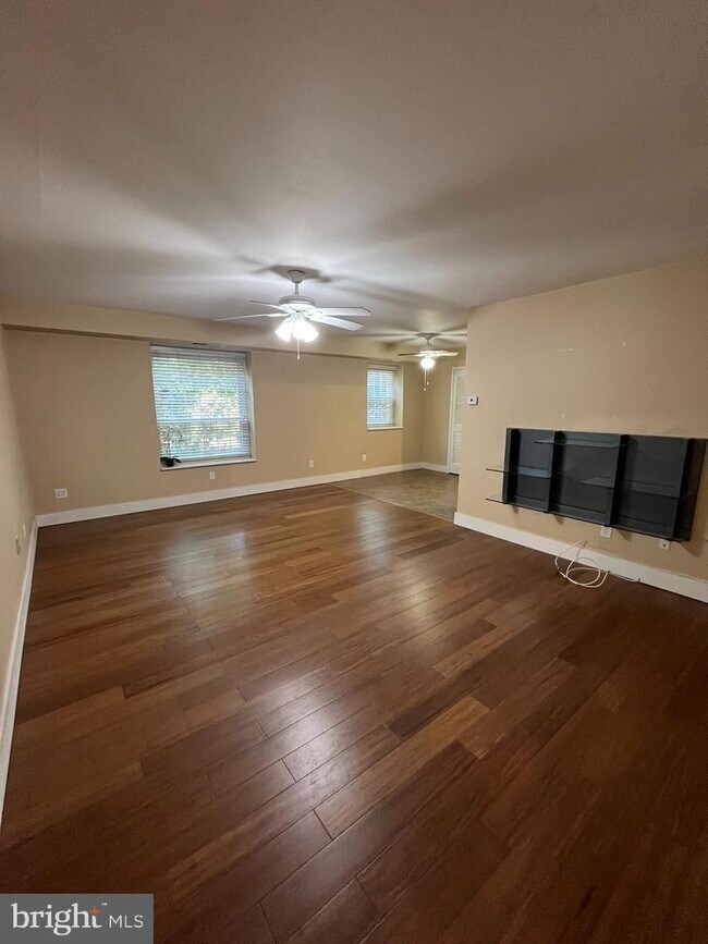 Building Photo - 4000 Gypsy Ln
