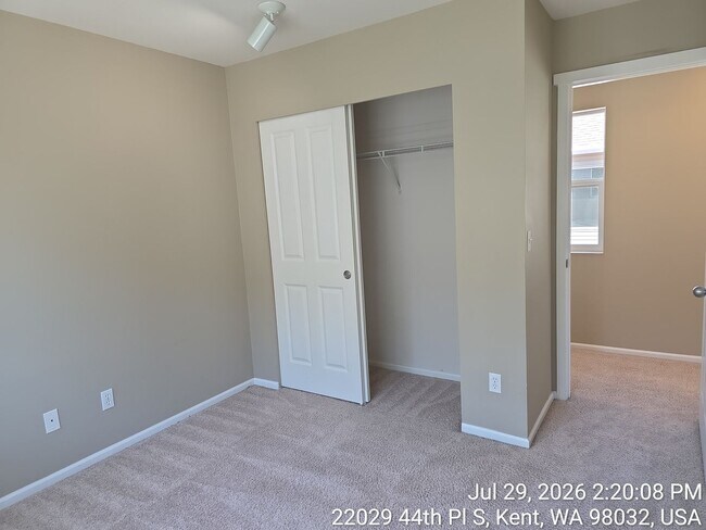 Building Photo - Kent The Parks HOA Community  3 bed, 2.5 bath rental home. Available NOW!