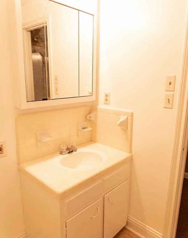 Building Photo - FOR RENT in LAFAYETTE!