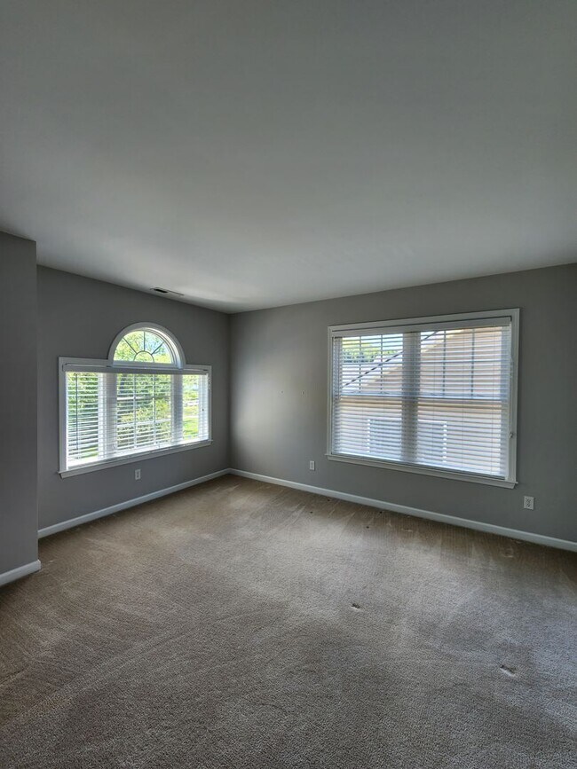 Building Photo - 14 Cherry Laurel Ln