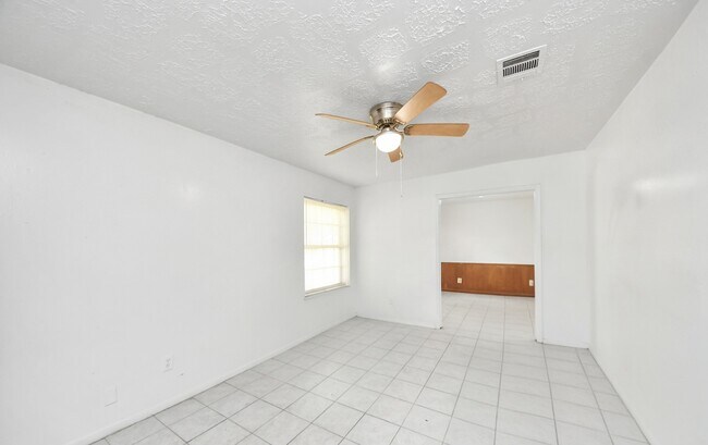 Building Photo - 9131 Rentur Dr