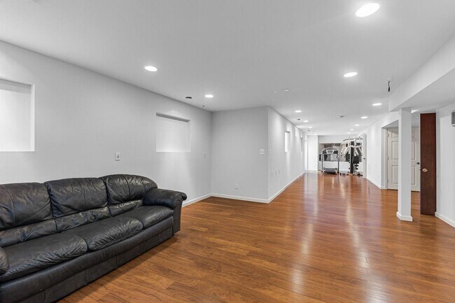 Building Photo - 22561 Howardsville Woods Ct