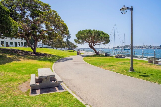 Building Photo - Warm & Inviting Venice Beach Rental Home!