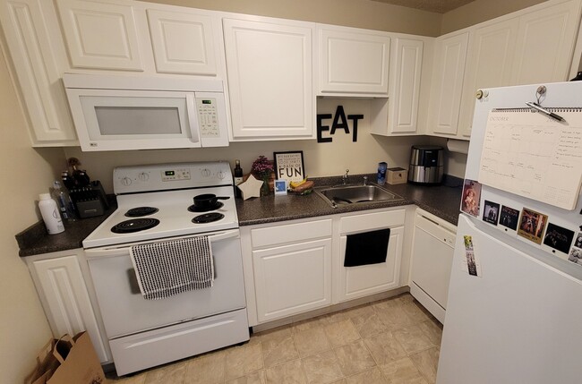 Building Photo - 10 E Ontario St