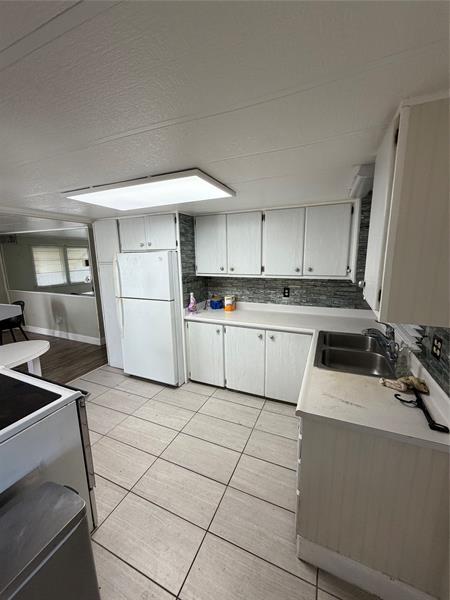 Building Photo - 1720 SW 83rd Ave