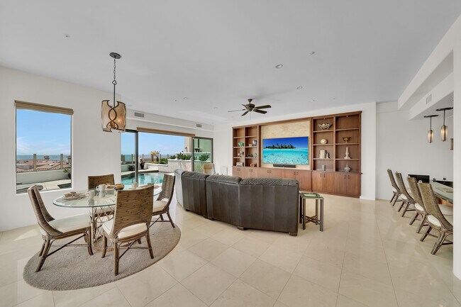 Building Photo - 30 Ritz Cove Dr