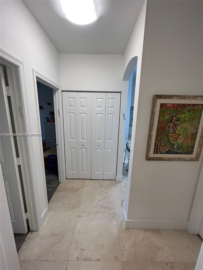 Building Photo - 5283 SW 33rd Way