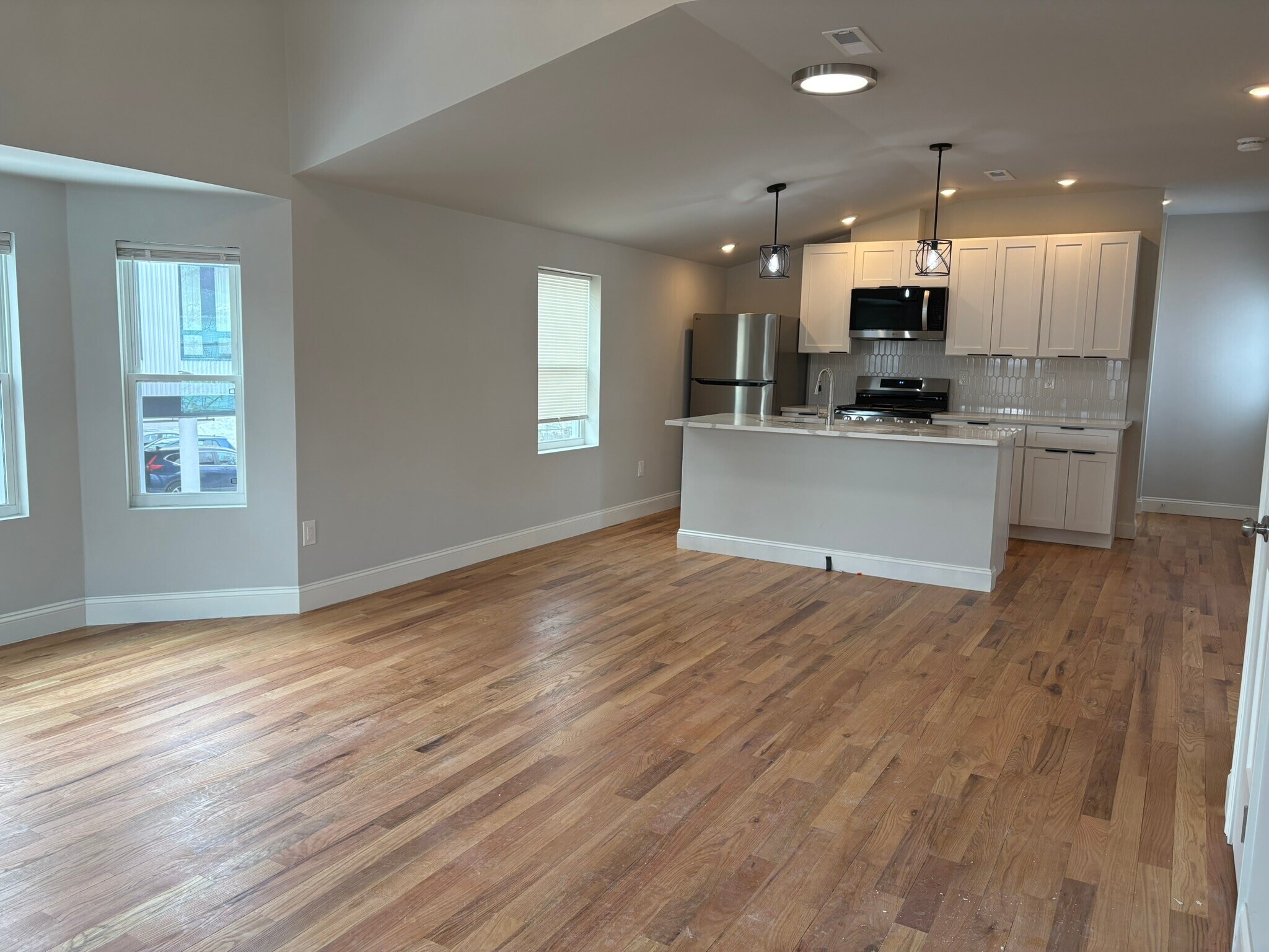 Building Photo - 254 Salem St