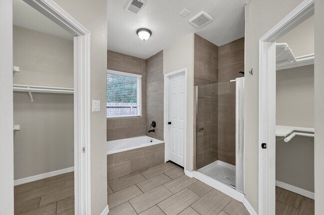 Building Photo - 3429 Nottingham Ln