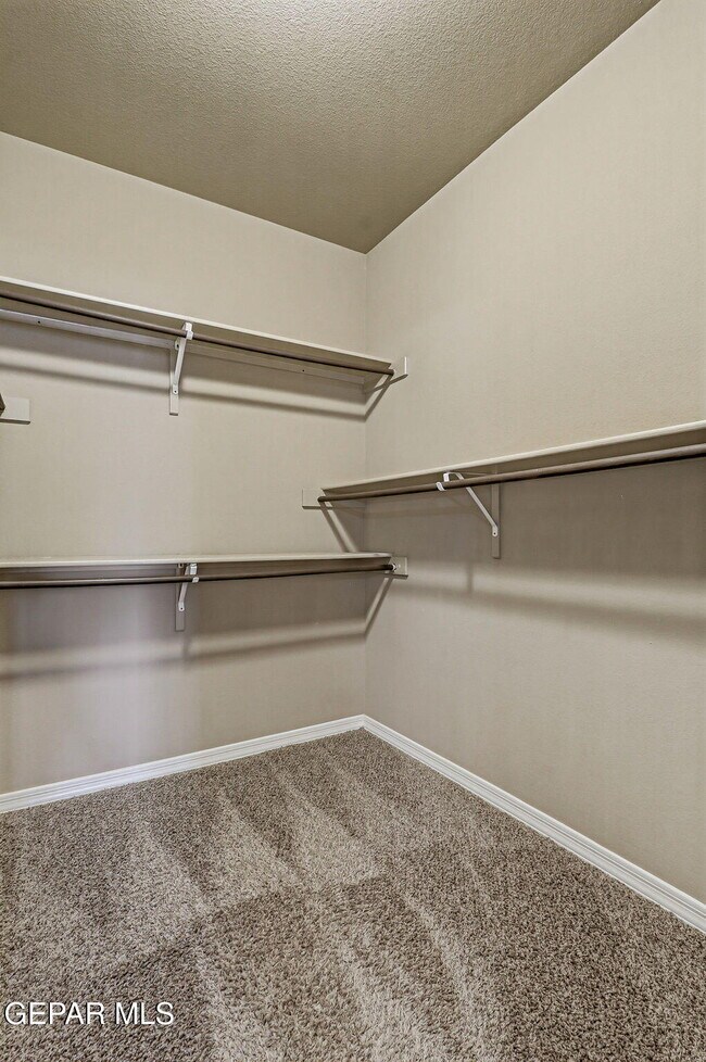 Building Photo - 3133 Clearbrook