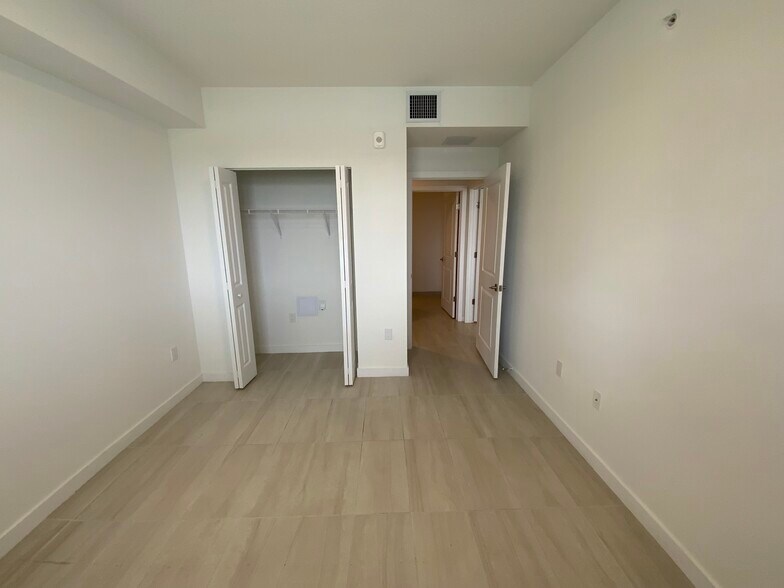 Building Photo - 340 NW 206th Ter