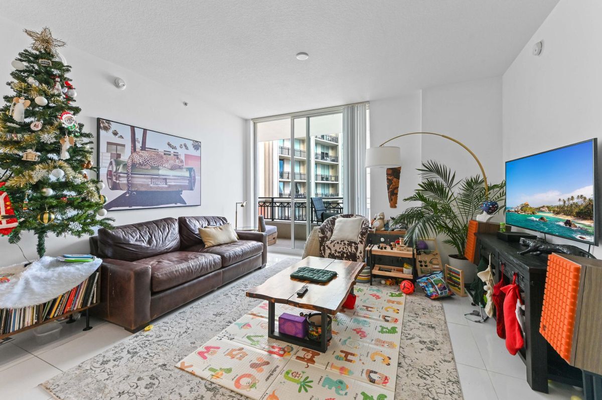 Building Photo - 550 Okeechobee Blvd