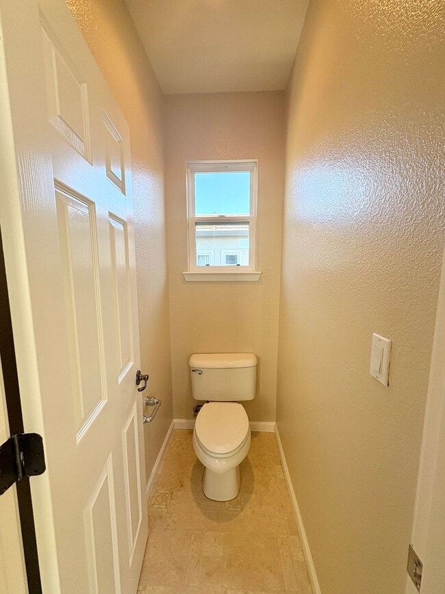 Building Photo - Beautiful 4 Bed 2.5 Bath Garin Ranch Home